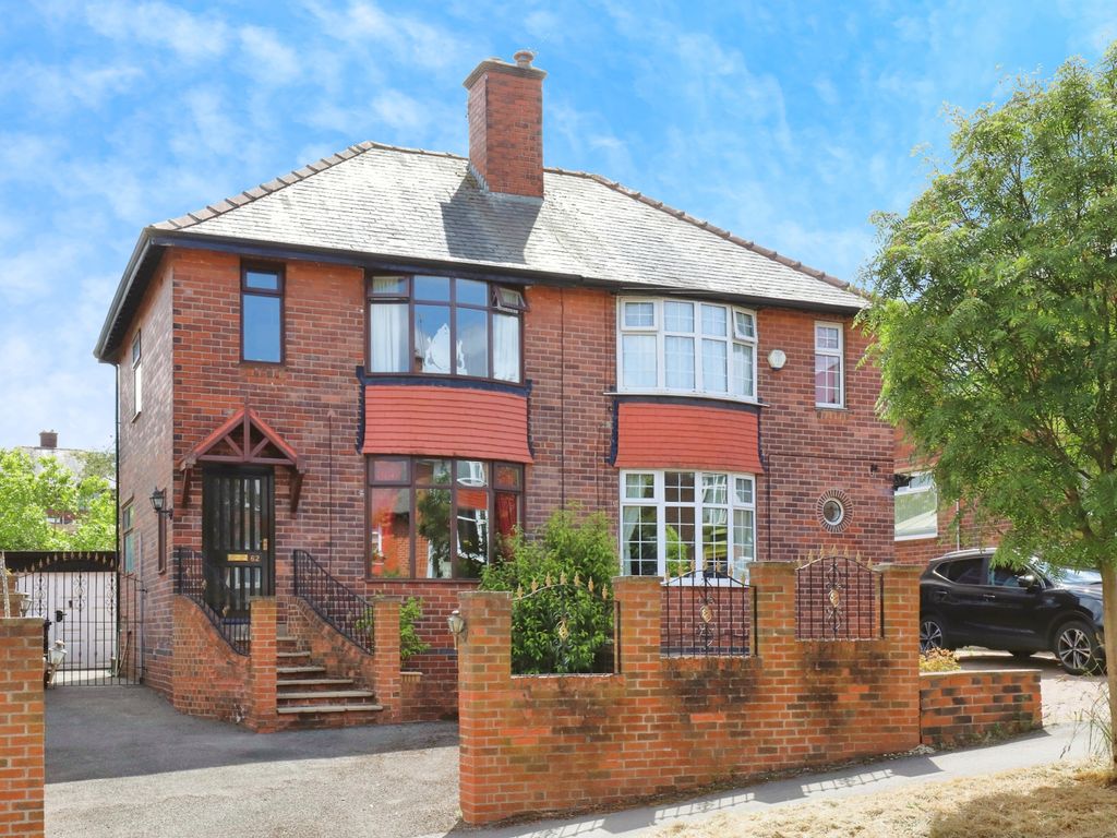3 bed semidetached house for sale in Thorpe House Road, Sheffield S8