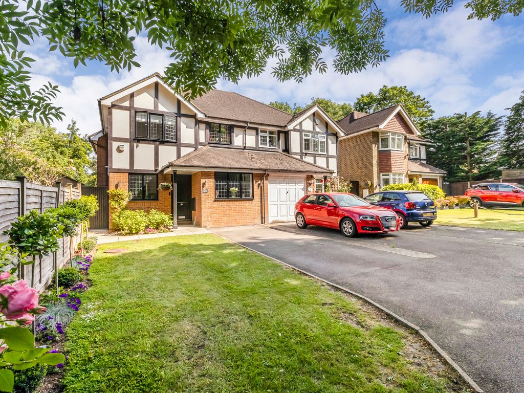 4 bed semidetached house for sale in Coldharbour Lane, Bushey WD23, £