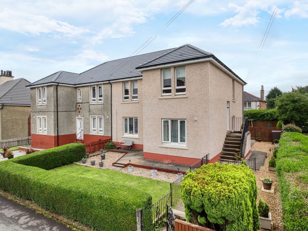3 bed flat for sale in Lee Crescent, Glasgow G64, £