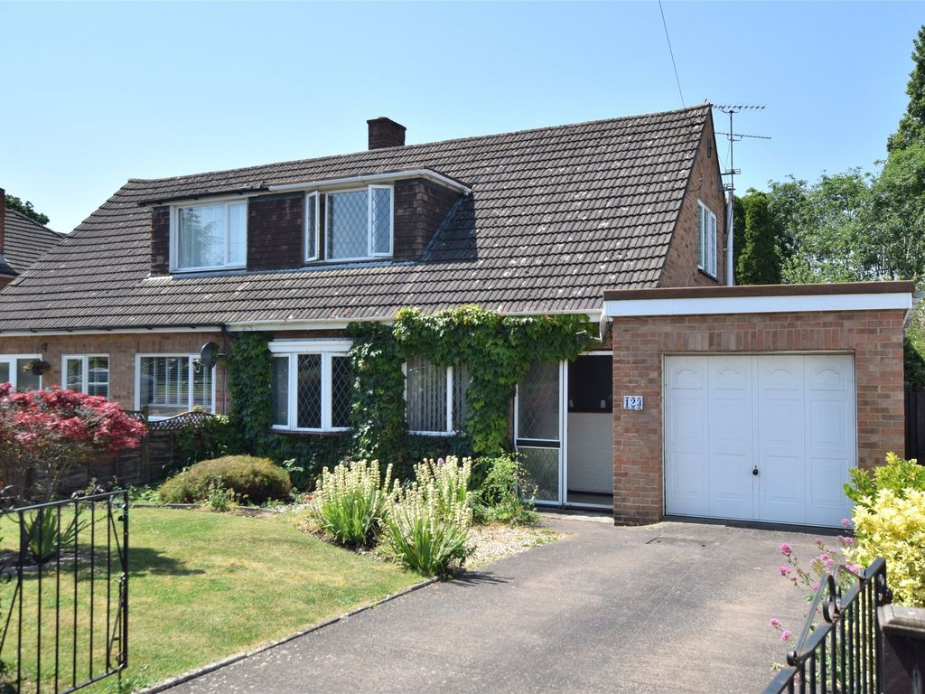 3 bed semidetached house for sale in Moorfield Road, Brockworth, Gloucester, Gloucestershire