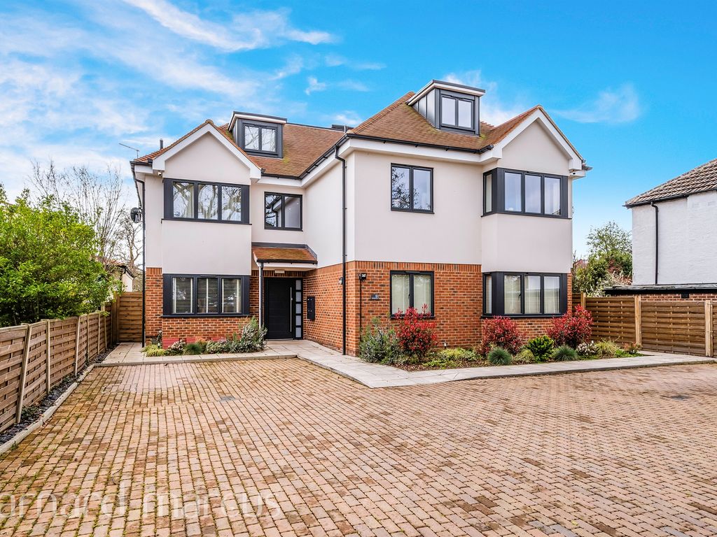 2 bed flat for sale in Blakes Lane, New Malden KT3 Zoopla