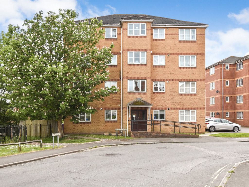2 bed flat for sale in Halimote Road, Aldershot, Hampshire GU11, £212,500 Zoopla