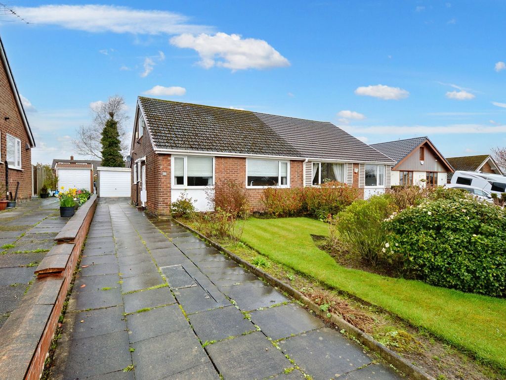 3 bed semidetached bungalow for sale in Countess Lane, Radcliffe M26