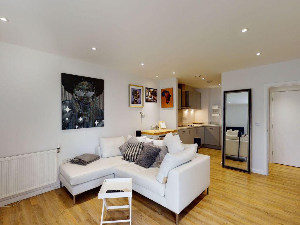 Elmond Mansions, Hanbury Road, Ealing, London W3  