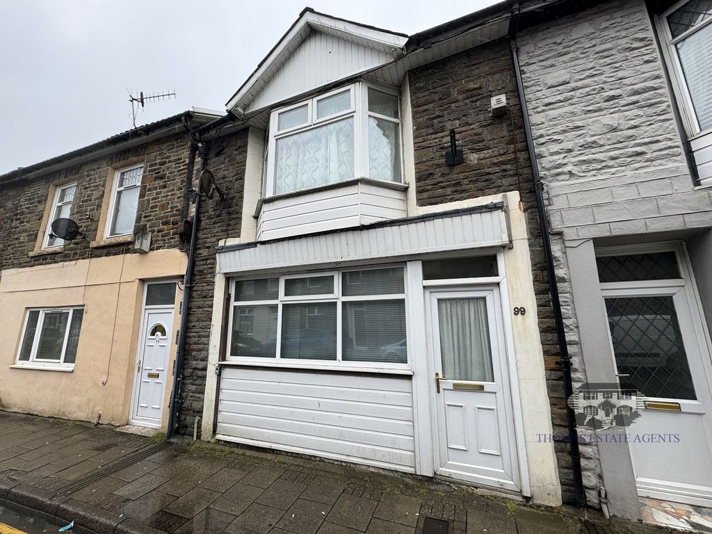 2 bed terraced house to rent in Llewellyn Street, Pontygwaith, Ferndale