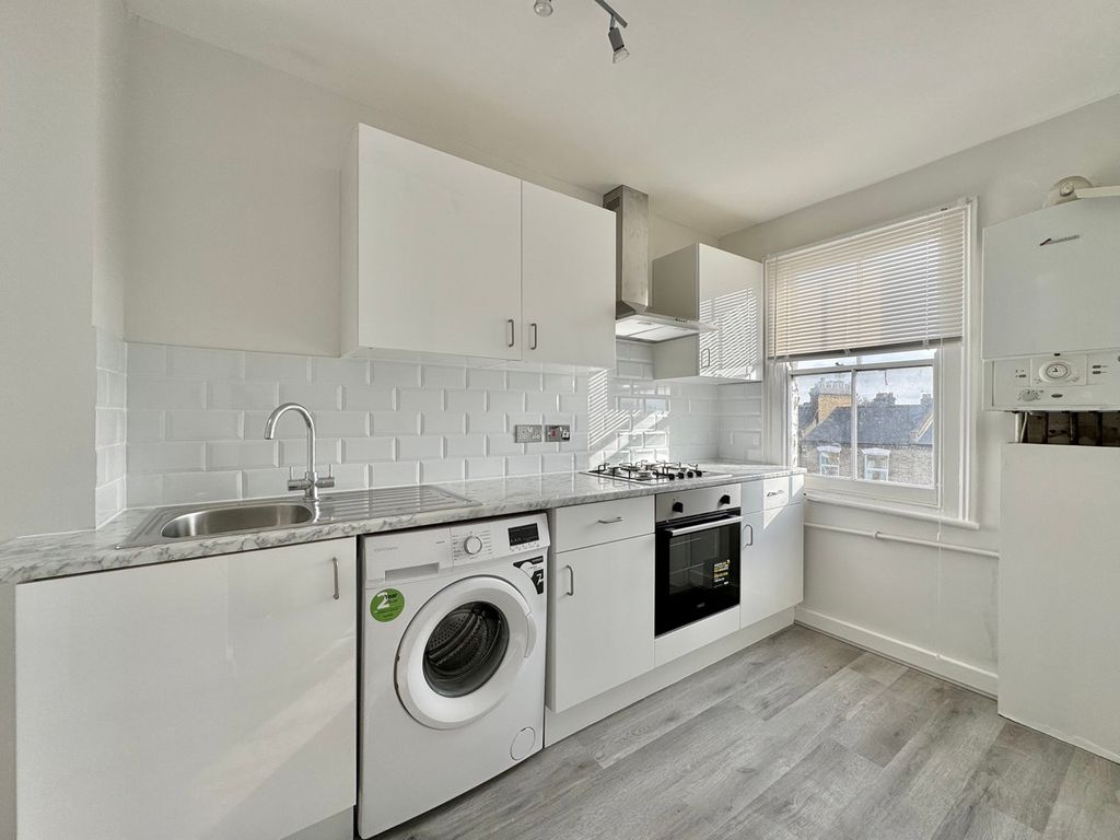 1 bed flat to rent in Perth Road, London N4, £1,500 pcm Zoopla