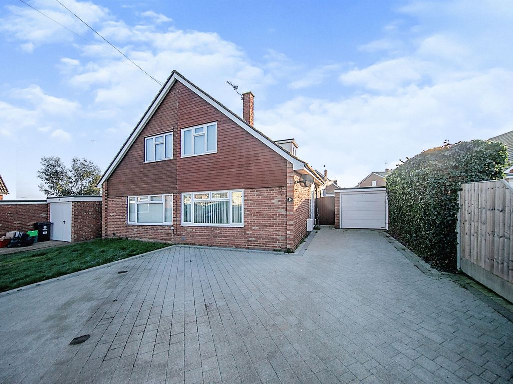 3 bed semidetached house for sale in Thorpe Road, ClactonOnSea CO15