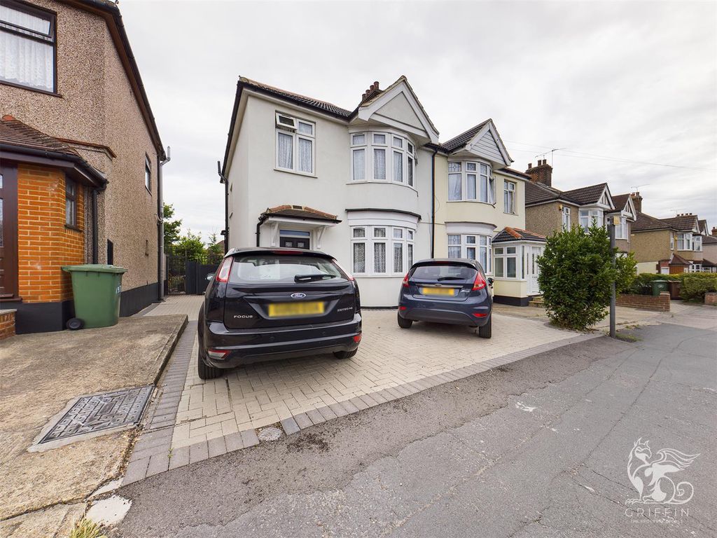 3 bed semidetached house for sale in Southend Road, Grays RM17 Zoopla