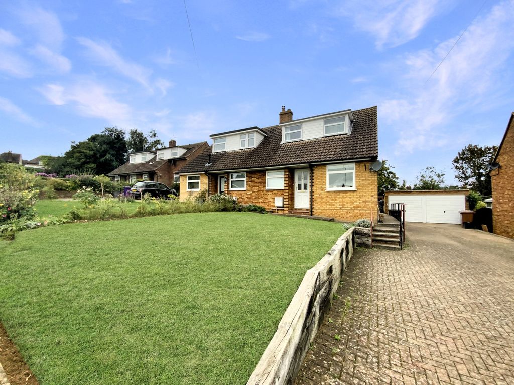 3 bed semidetached house for sale in Oldfield Rise, Whitwell, Hitchin