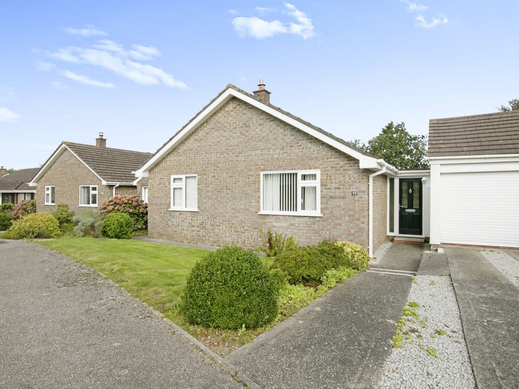 3 bed link detached house for sale in Tregavethan View, Threemilestone, Truro, Cornwall TR3, £