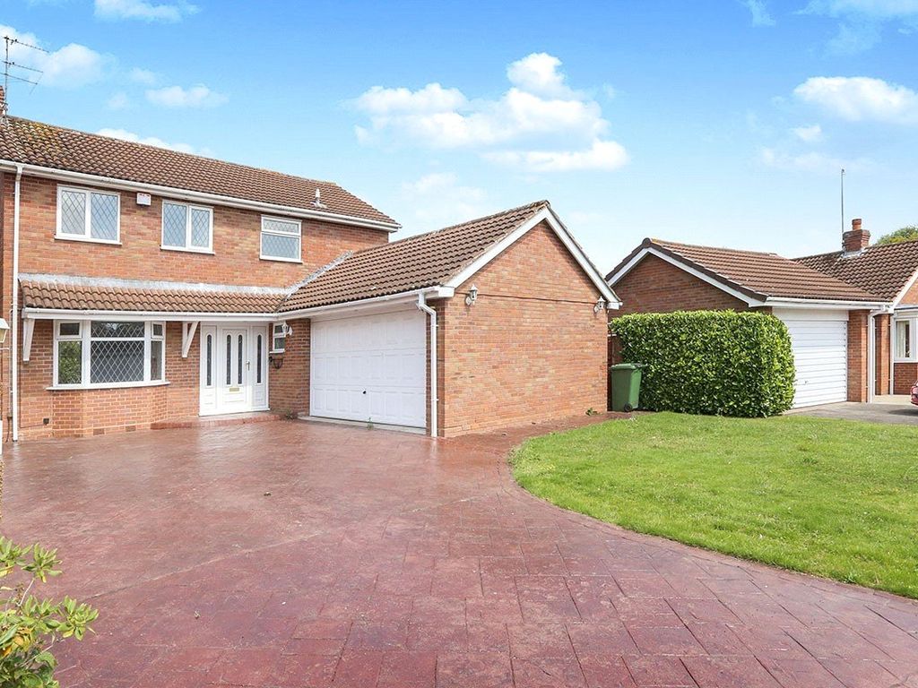 4 bed detached house for sale in Turnberry Close, Perton Wolverhampton