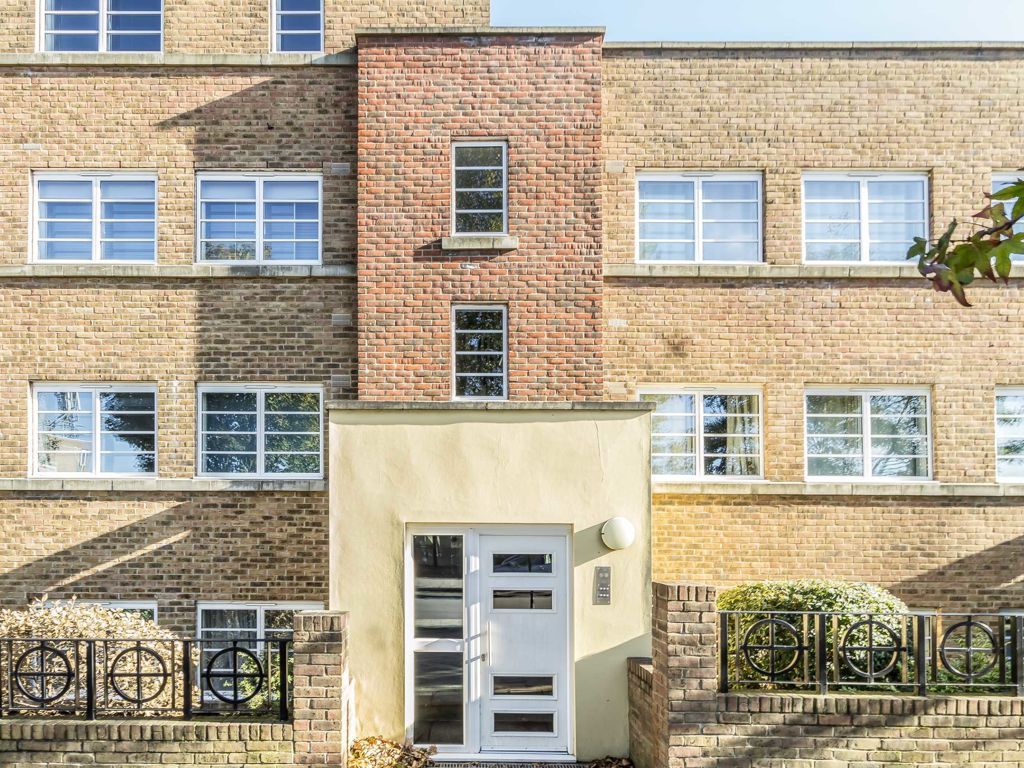 2 bed flat to rent in Derwent Yard, Derwent Road, London W5, £1,898 pcm