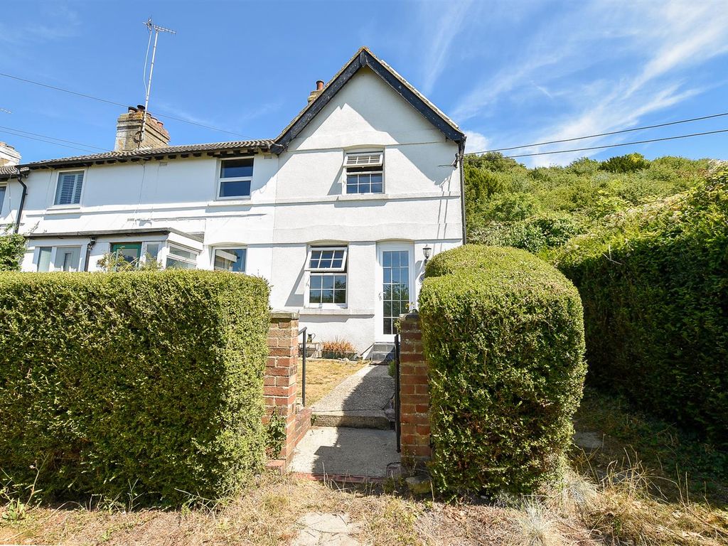 2 bed end terrace house to rent in Rochester Road, Burham, Rochester