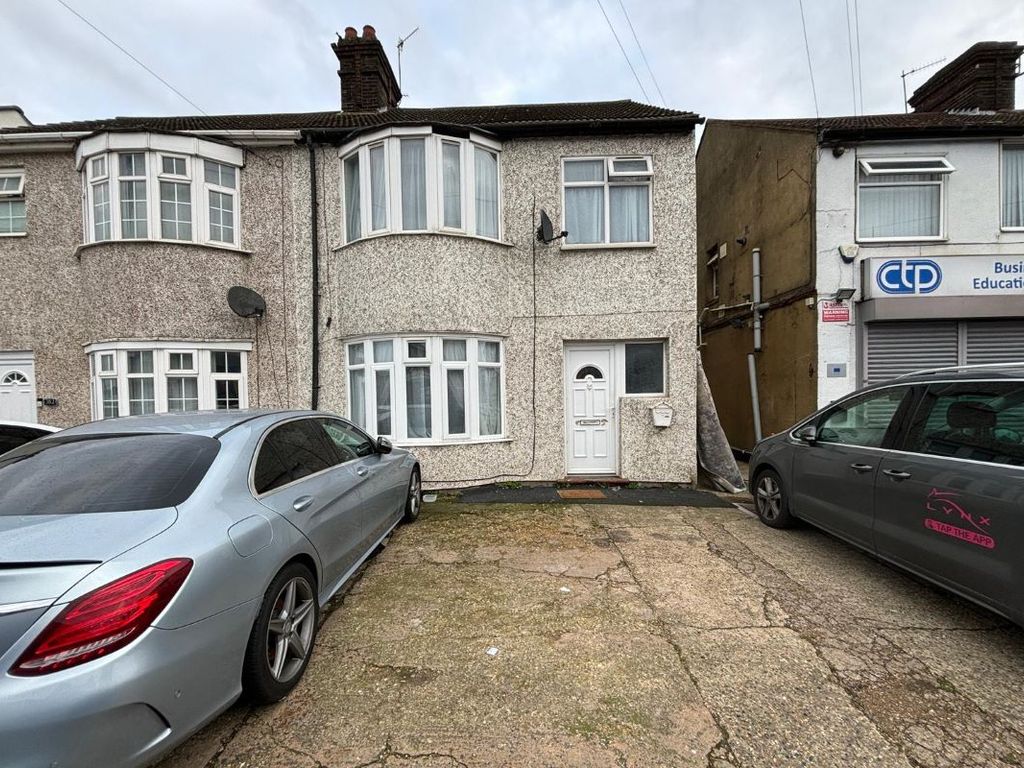 3 bed semidetached house for sale in 380 Leagrave Road, Luton, Bedfordshire LU3, £220,000 Zoopla