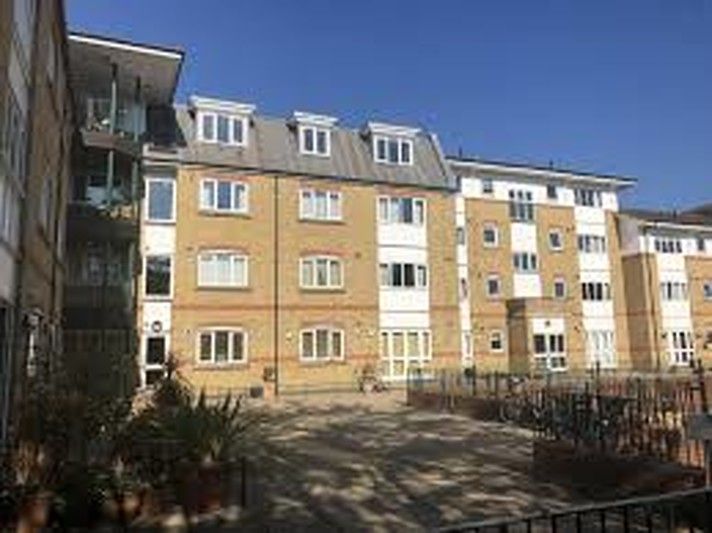 1 bed flat to rent in Homesdale Road, Bromley BR2, £1,275 pcm Zoopla