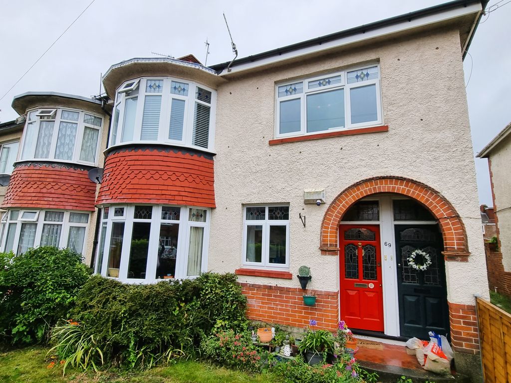 2 bed flat for sale in Beaconsfield Avenue, Cosham, Portsmouth PO6, £