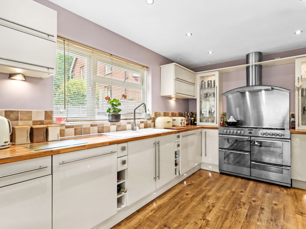 4 bed detached bungalow for sale in Maynards Green Road, Maynards Green