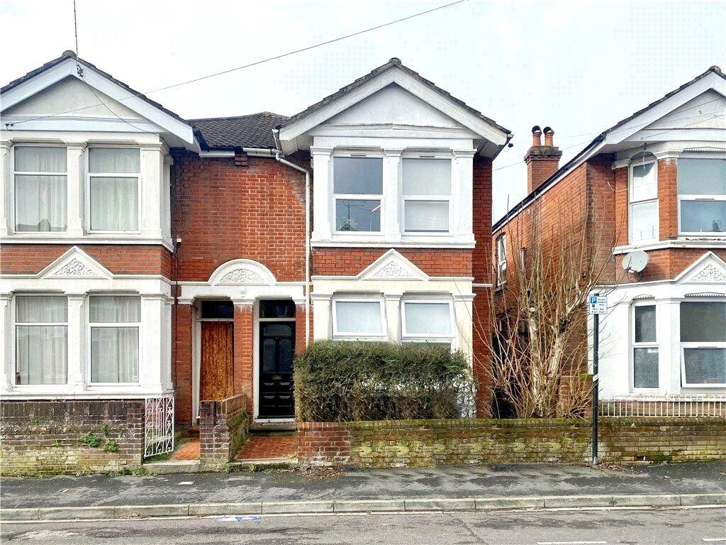 4 bed semidetached house for sale in Harborough Road, Polygon