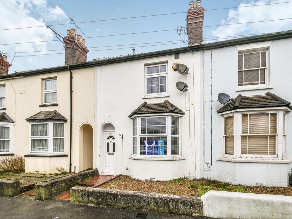3 bed terraced house to rent in West Street, East Grinstead RH19, £1,500 pcm Zoopla