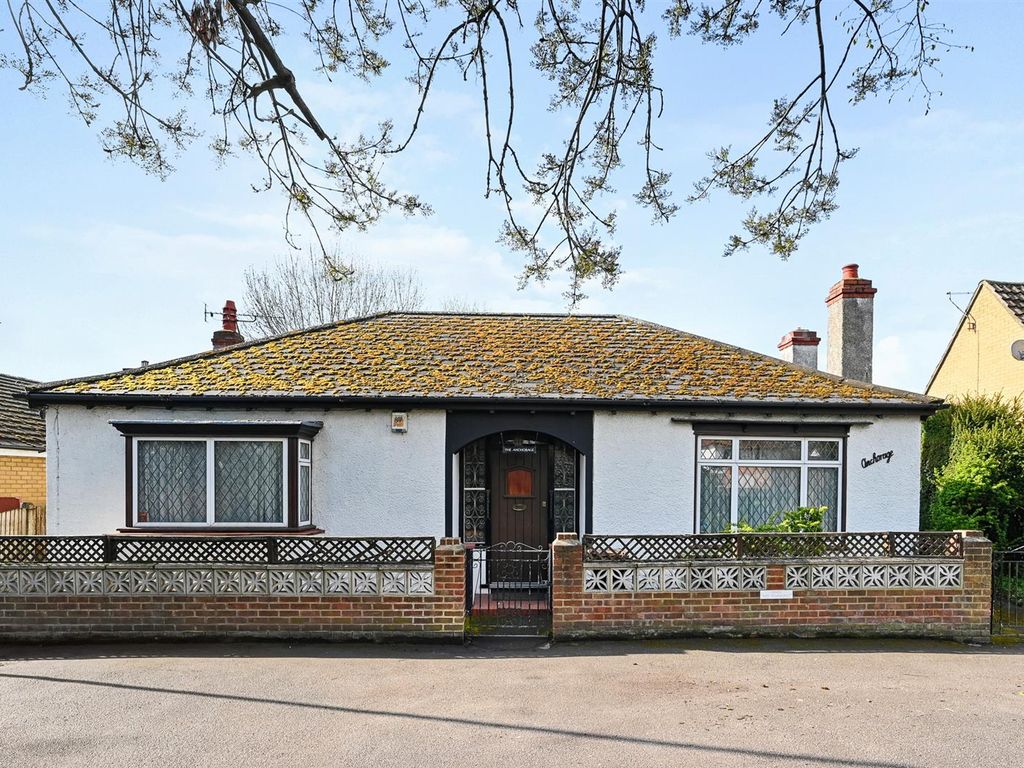 2 bed detached bungalow for sale in Medland Close, Wallington SM6 Zoopla