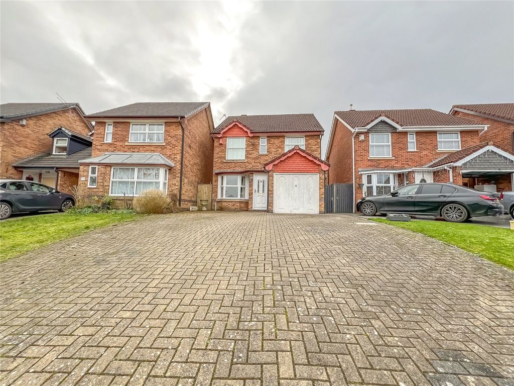 3 bed detached house for sale in Kingsleigh Gardens, Kingswood, Bristol