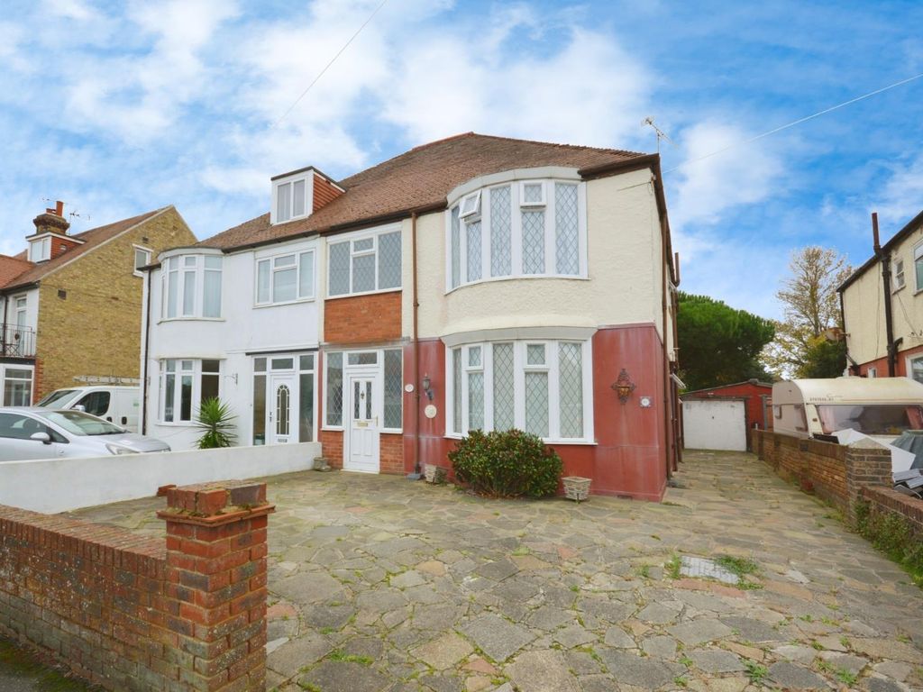 4 bed semidetached house for sale in Westbrook Avenue, Margate, Kent