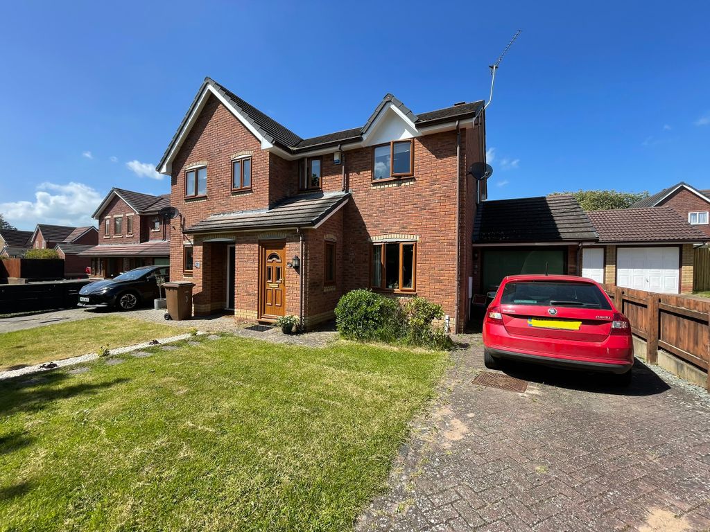 3 bed semidetached house for sale in Southgate Close, Oswestry SY11