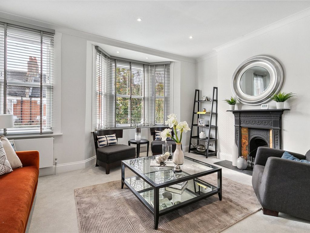 Bronsart Road, Munster Village, London SW6  