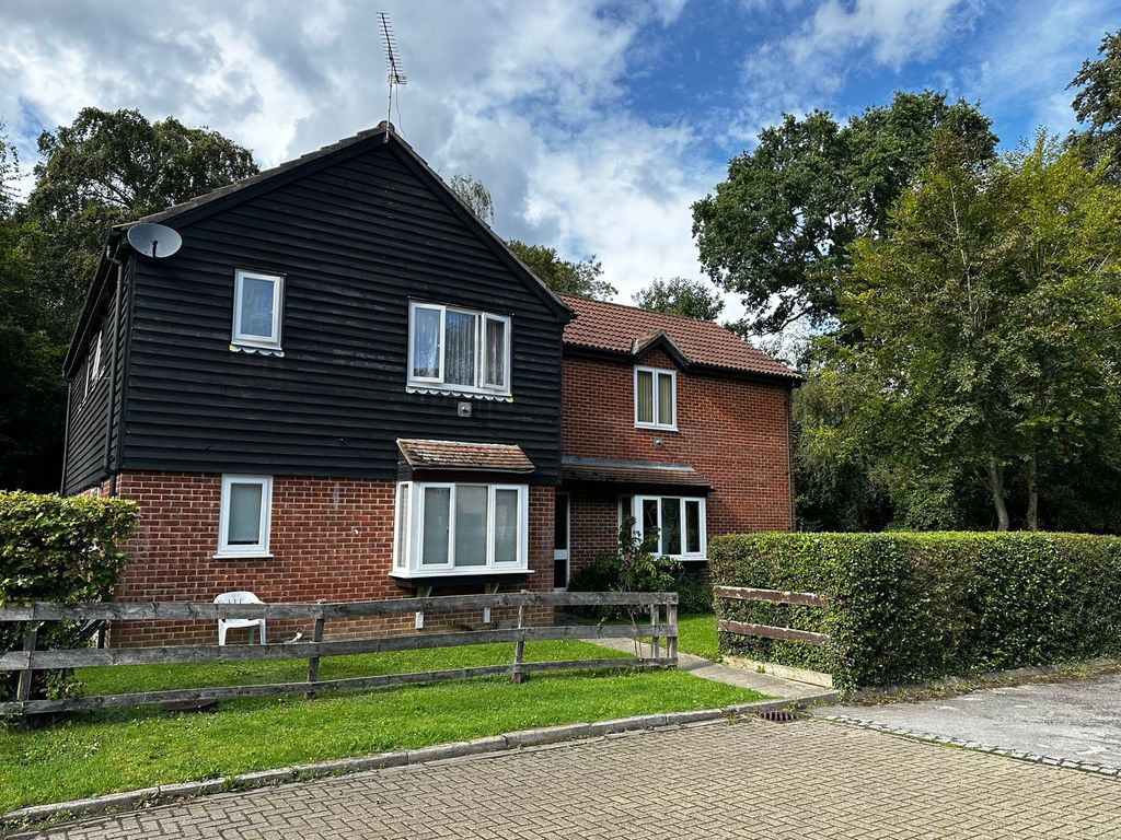 1 bed flat for sale in The Brackens, Dibden Purlieu SO45, £115,000 Zoopla