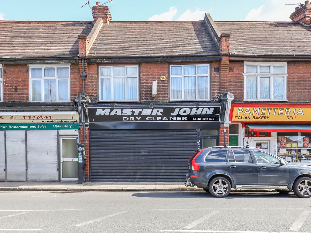 2 bed to rent in Merton Park Parade, London SW19 Zoopla