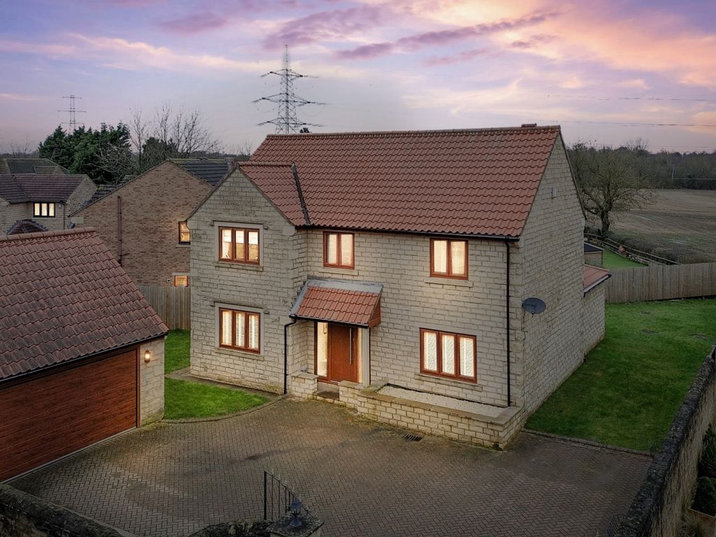 4 bed detached house for sale in White Hart Fold, North Elmsall