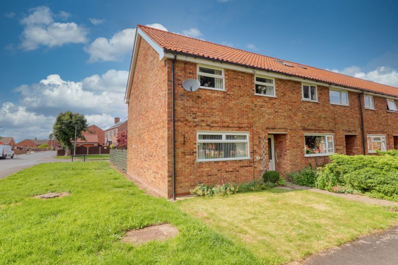 3 bed terraced house for sale in Mere Dyke Road, Luddington, Scunthorpe