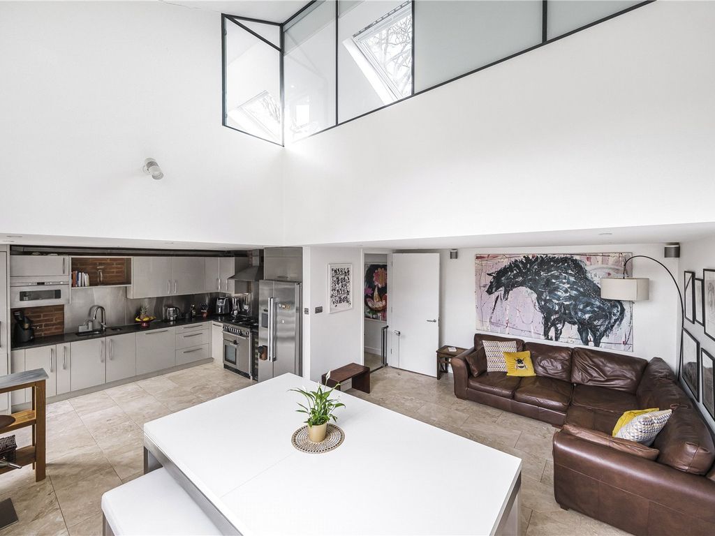 3 bed mews house for sale in Aberdeen Lane, Highbury Fields, Highbury