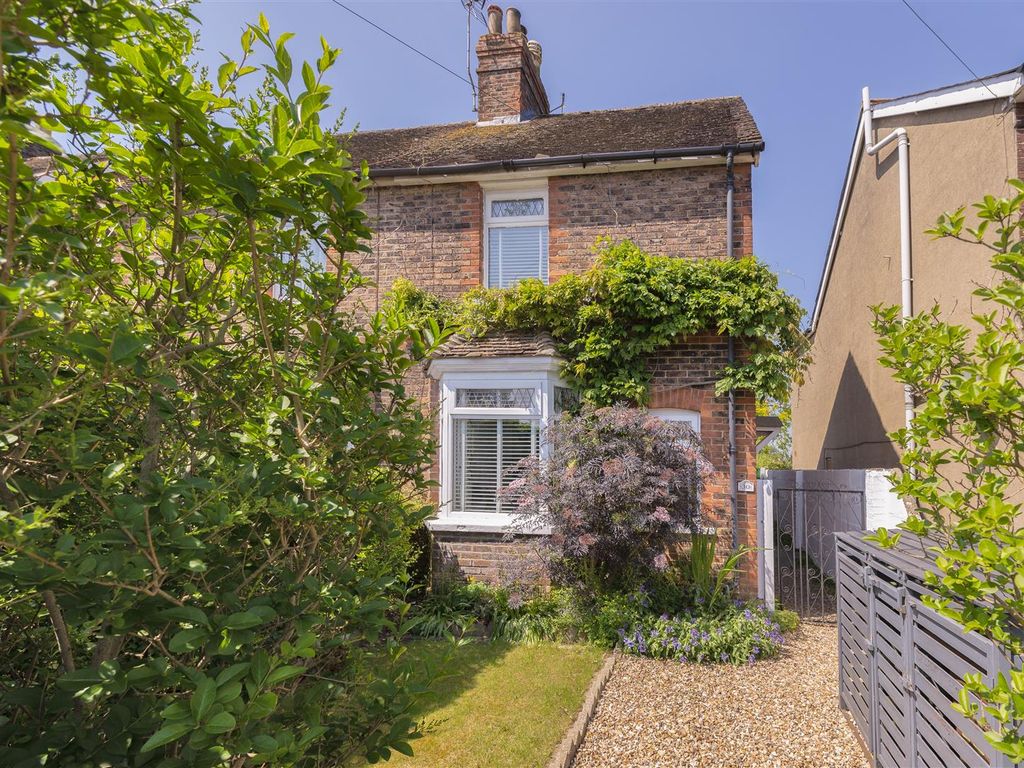 3 bed semidetached house for sale in Maidstone Road, Paddock Wood, Tonbridge TN12, £425,000