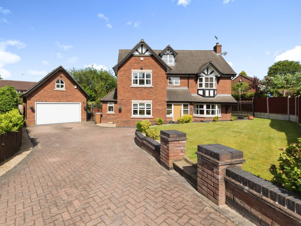 5 bed detached house for sale in Pool View, Winterley, Sandbach