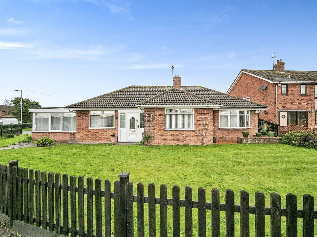 2 bed detached bungalow for sale in Oakley Road, Dovercourt, Harwich