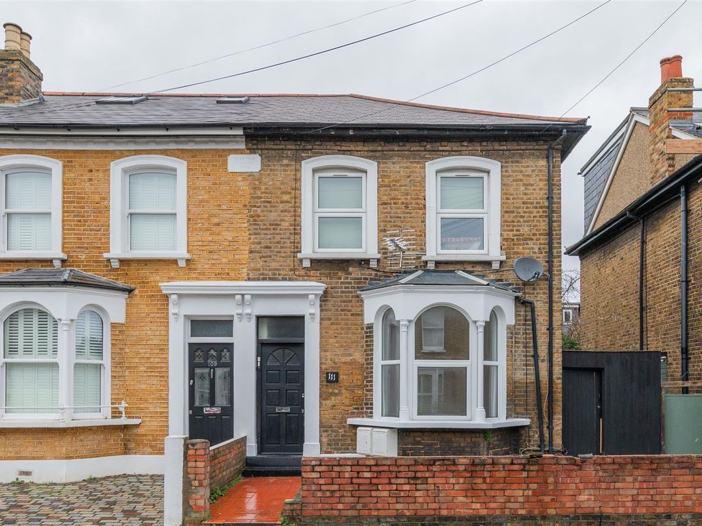 2 bed flat for sale in Barclay Road, London E17, £425,000 Zoopla