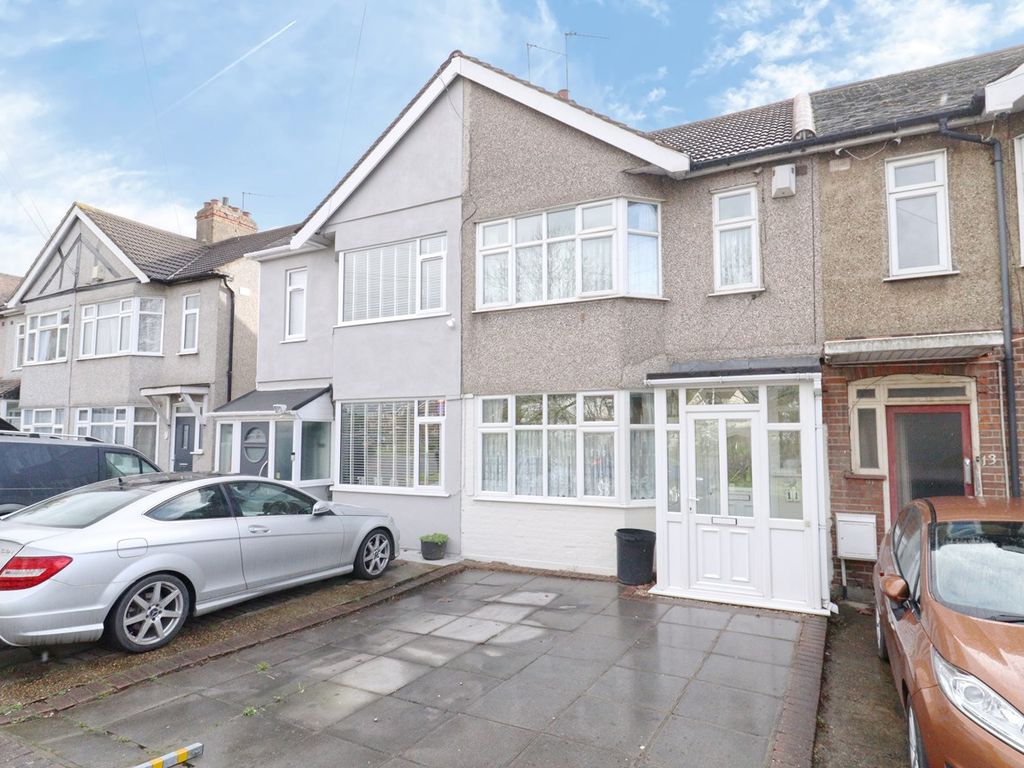 3 bed terraced house for sale in Wentworth Way, Rainham RM13 Zoopla