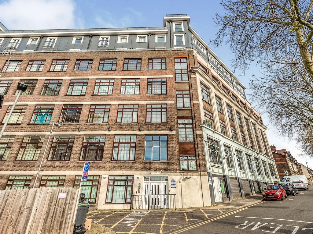 Hatton Place, 118 Midland Road, Luton, Bedfordshire LU2  