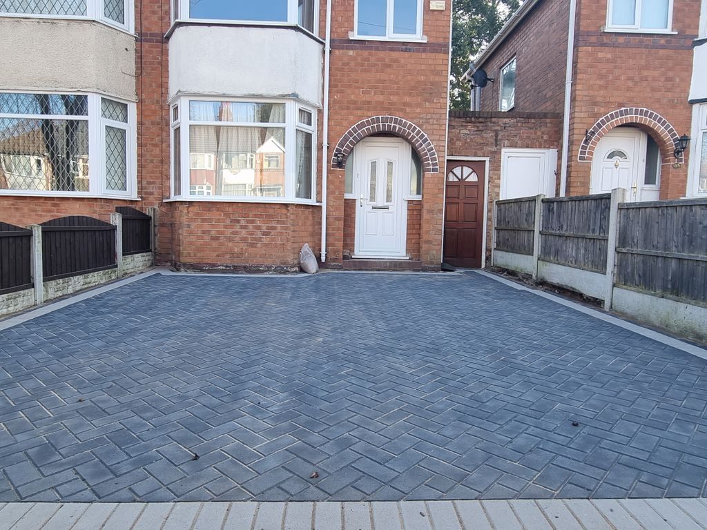 3 bed property to rent in Calshot Road, Great Barr, Birmingham B42 Zoopla