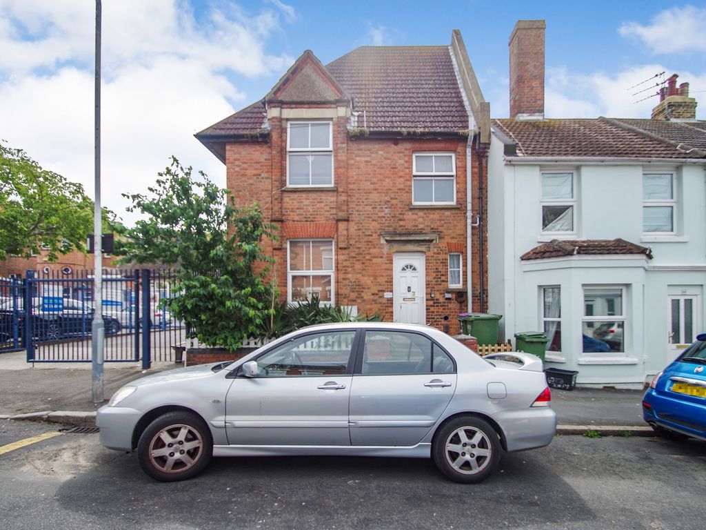 3 bed end terrace house for sale in Sidney Street, Folkestone CT19, £