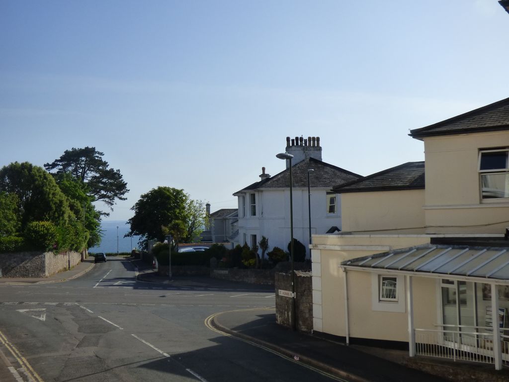 2 bed flat to rent in York Road, Torquay TQ1, £950 pcm Zoopla