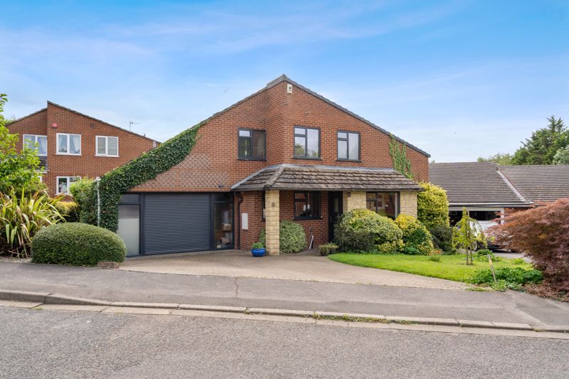 4 bed detached house for sale in Ketchmere Close, Long Crendon