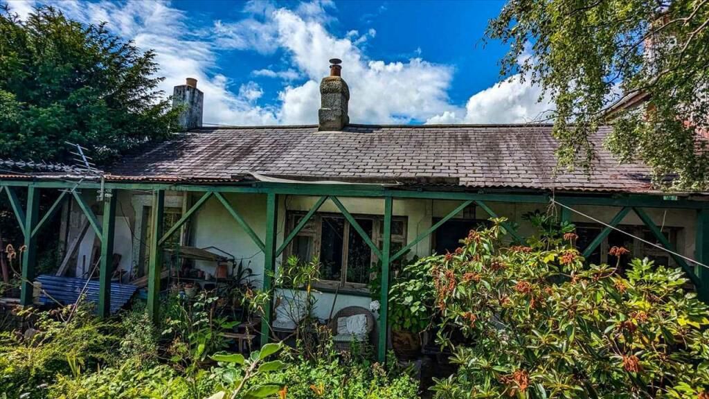 2 bed semidetached house for sale in Allt Cichle, Llandegfan, Menai