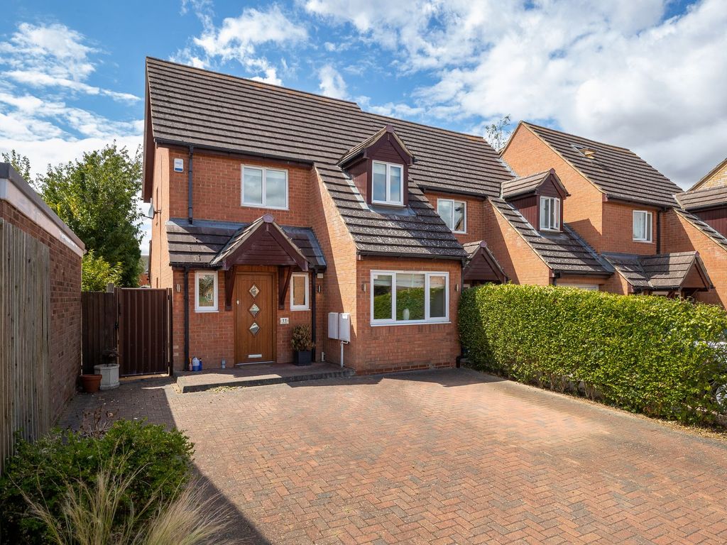 2 bed end terrace house for sale in Heron Way, Royston SG8 Zoopla