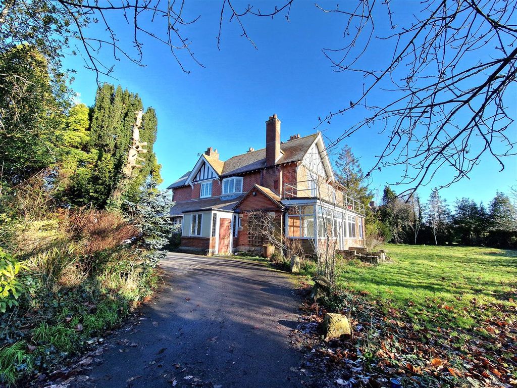 5 bed detached house to rent in Littlemoor Road, Broadwey, Weymouth DT3