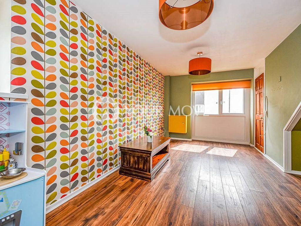 2 bed flat to rent in Enstone, Skelmersdale, Lancashire WN8, £595 pcm