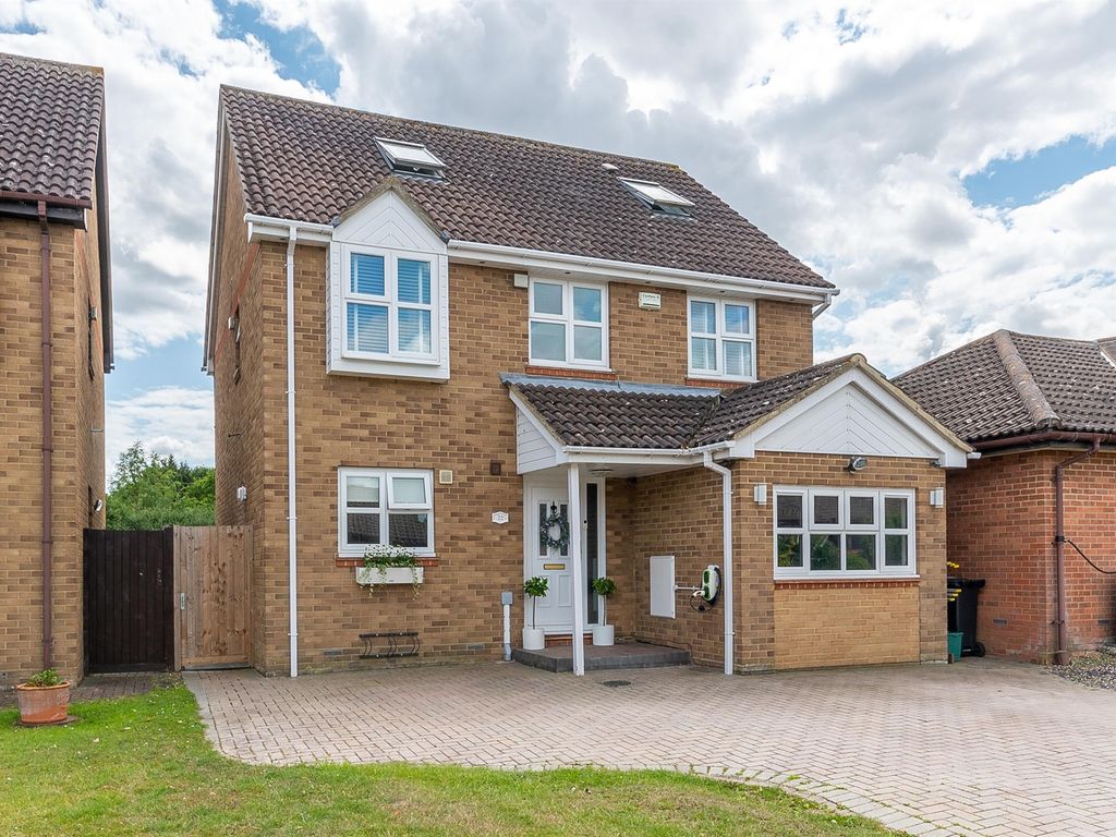 5 bed detached house for sale in Heron Way, Mayland, Chelmsford CM3