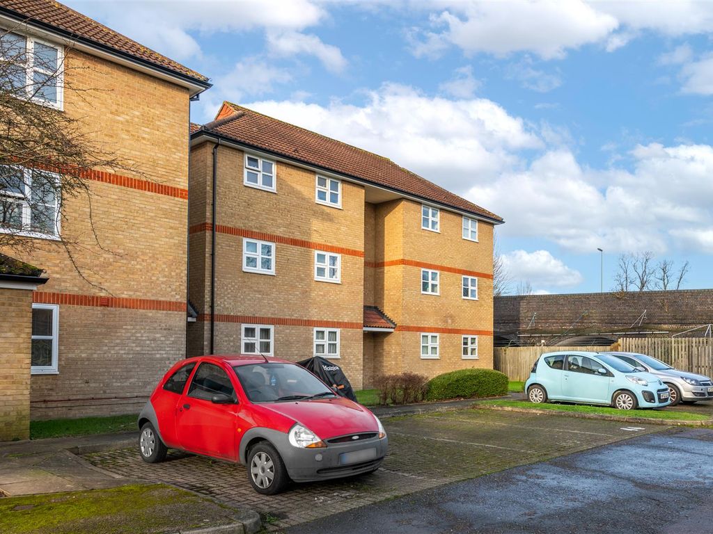 1 bed flat for sale in Stafford Place, Horley RH6, £195,000 Zoopla
