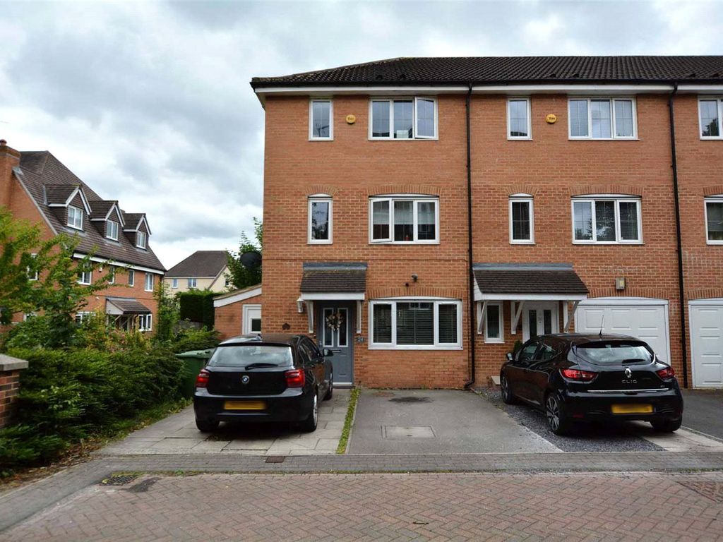4 bed town house for sale in Woodland Drive, Middleton, Leeds, West